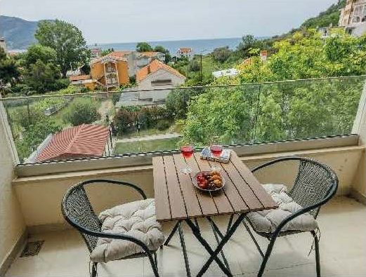 Via Mare Apartments — photo 14
