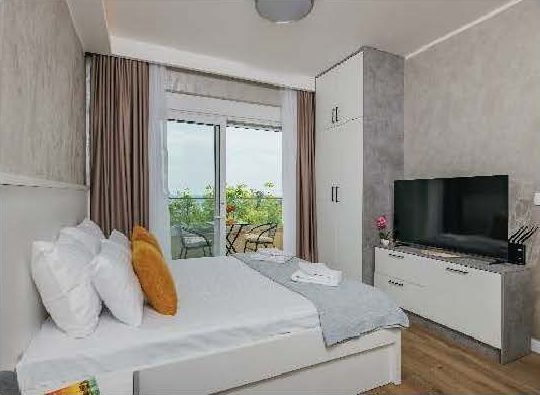 Via Mare Apartments — photo 15