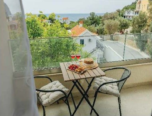 Via Mare Apartments — photo 22